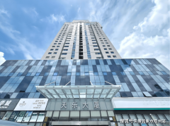 演核心配备4KLED显示屏取同声传译系统